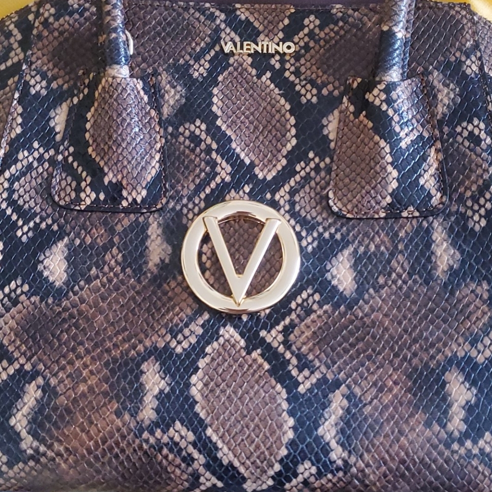 Women's satchel with crossbody strap